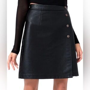 Tagoo Black Faux Leather High Waisted Mini Skirt Pleather Button-Detail